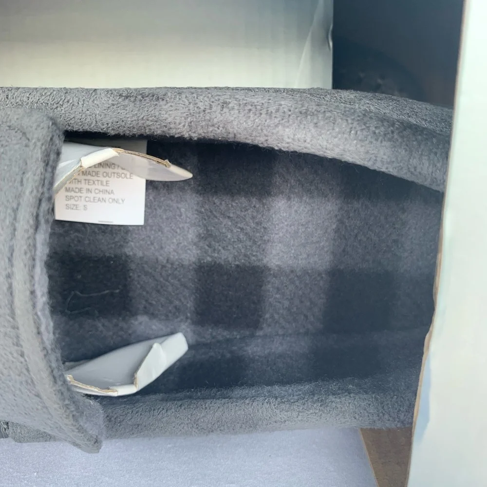 NWT Memory Foam Slippers men from Wayland Square Sz Small. Have 3 gray pairs